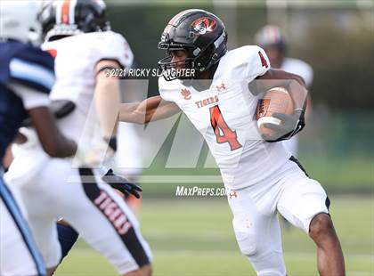Thumbnail 1 in Edwardsville @ Belleville East photogallery.