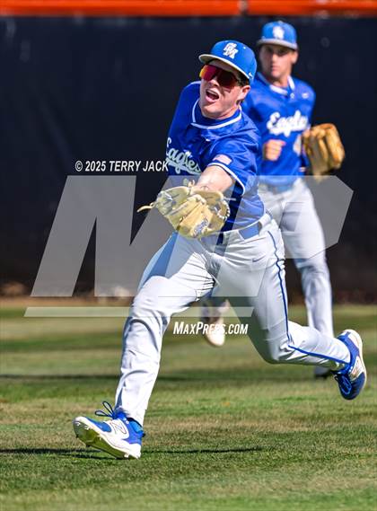 Thumbnail 1 in Huntington Beach vs Santa Margarita (CIF SS DIV 1 Round 2) photogallery.