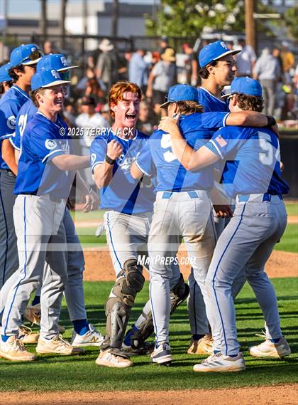 Thumbnail 1 in Huntington Beach vs Santa Margarita (CIF SS DIV 1 Round 2) photogallery.