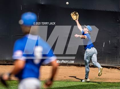Thumbnail 2 in Huntington Beach vs Santa Margarita (CIF SS DIV 1 Round 2) photogallery.