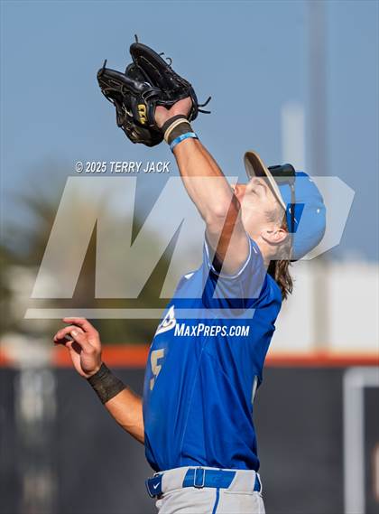 Thumbnail 1 in Huntington Beach vs Santa Margarita (CIF SS DIV 1 Round 2) photogallery.