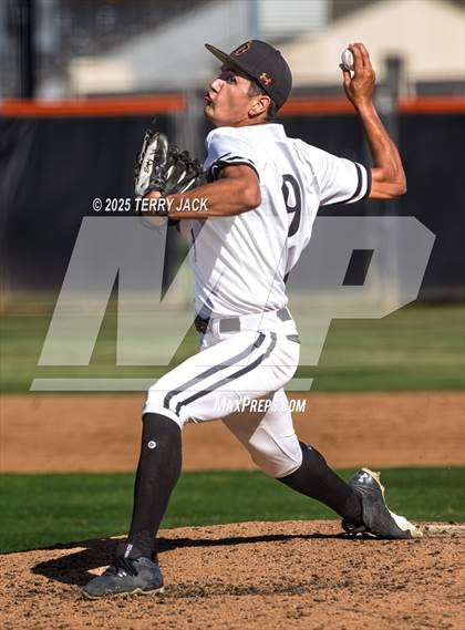 Thumbnail 1 in Huntington Beach vs Santa Margarita (CIF SS DIV 1 Round 2) photogallery.