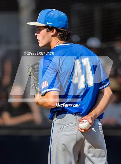 Thumbnail 3 in Huntington Beach vs Santa Margarita (CIF SS DIV 1 Round 2) photogallery.