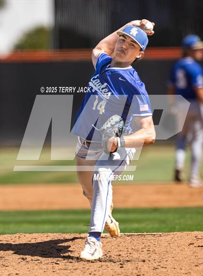 Thumbnail 3 in Huntington Beach vs Santa Margarita (CIF SS DIV 1 Round 2) photogallery.