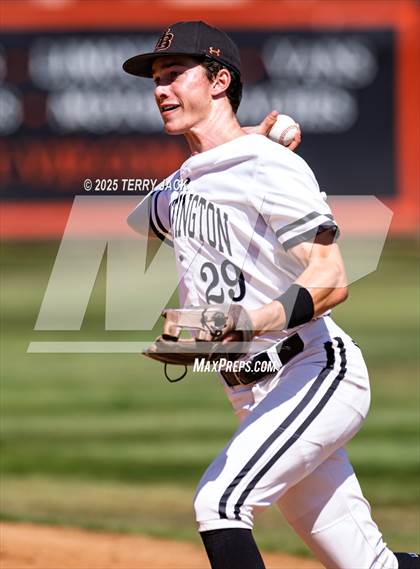 Thumbnail 2 in Huntington Beach vs Santa Margarita (CIF SS DIV 1 Round 2) photogallery.