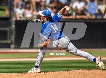 Thumbnail 1 in Huntington Beach vs Santa Margarita (CIF SS DIV 1 Round 2) photogallery.