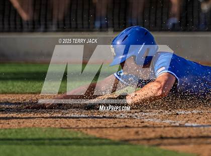 Thumbnail 2 in Huntington Beach vs Santa Margarita (CIF SS DIV 1 Round 2) photogallery.