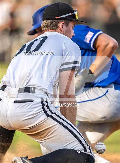 Thumbnail 3 in Huntington Beach vs Santa Margarita (CIF SS DIV 1 Round 2) photogallery.