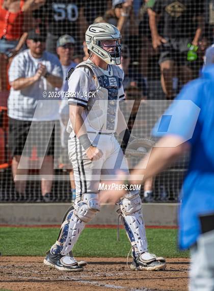 Thumbnail 1 in Huntington Beach vs Santa Margarita (CIF SS DIV 1 Round 2) photogallery.