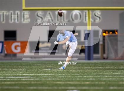Thumbnail 2 in Oceanside vs. Corona del Mar (CIF SoCal D1-A Regional Final) photogallery.