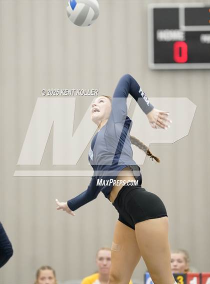 Thumbnail 3 in Flat Rock vs. Skyline (Beast of the East) photogallery.
