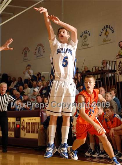 Thumbnail 3 in Vienna vs. Sparta (Sesser Holiday Tournament) photogallery.