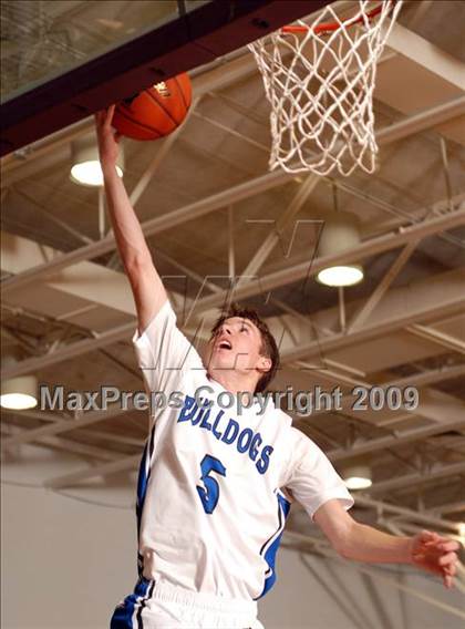Thumbnail 2 in Vienna vs. Sparta (Sesser Holiday Tournament) photogallery.