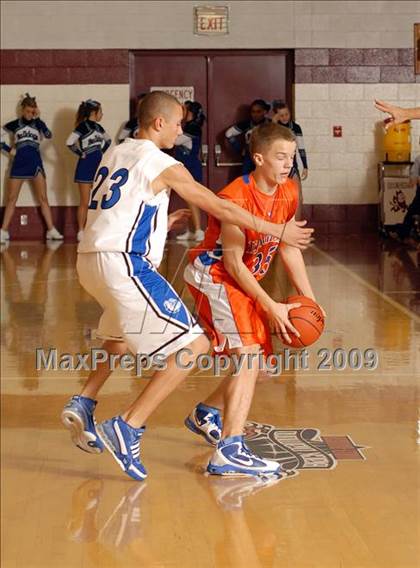Thumbnail 1 in Vienna vs. Sparta (Sesser Holiday Tournament) photogallery.