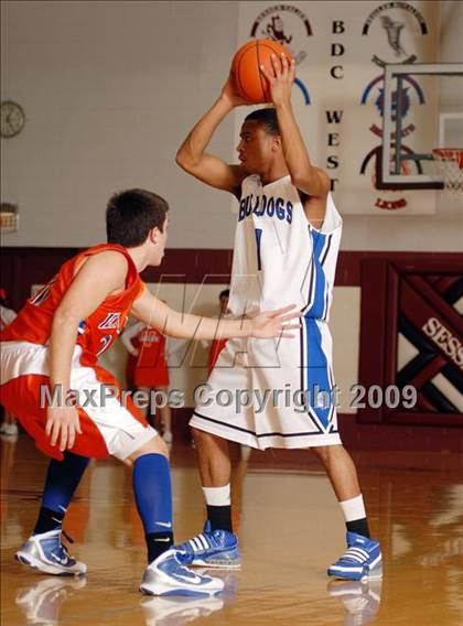 Thumbnail 1 in Vienna vs. Sparta (Sesser Holiday Tournament) photogallery.