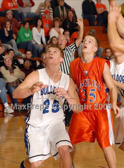 Thumbnail 3 in Vienna vs. Sparta (Sesser Holiday Tournament) photogallery.