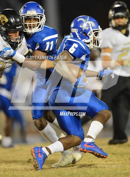 Thumbnail 2 in Berwick vs. West Feliciana (LHSAA 3A 2nd Round Playoff) photogallery.