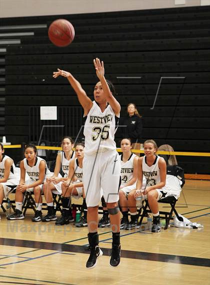 Thumbnail 2 in Bishop's @ Westview (So Cal Holiday Classic) photogallery.