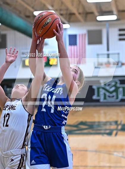 Thumbnail 3 in Devine vs Falls City (Marion Basketball Tournament) photogallery.
