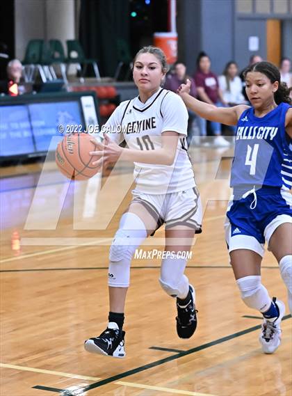 Thumbnail 3 in Devine vs Falls City (Marion Basketball Tournament) photogallery.