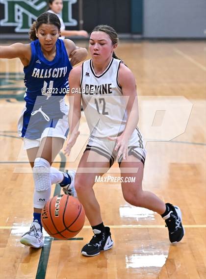 Thumbnail 1 in Devine vs Falls City (Marion Basketball Tournament) photogallery.