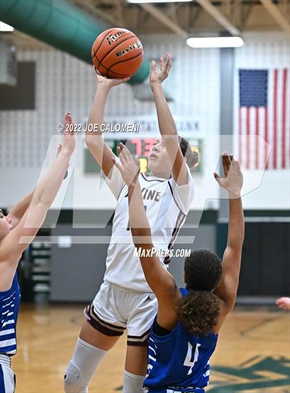 Thumbnail 2 in Devine vs Falls City (Marion Basketball Tournament) photogallery.