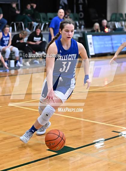 Thumbnail 3 in Devine vs Falls City (Marion Basketball Tournament) photogallery.