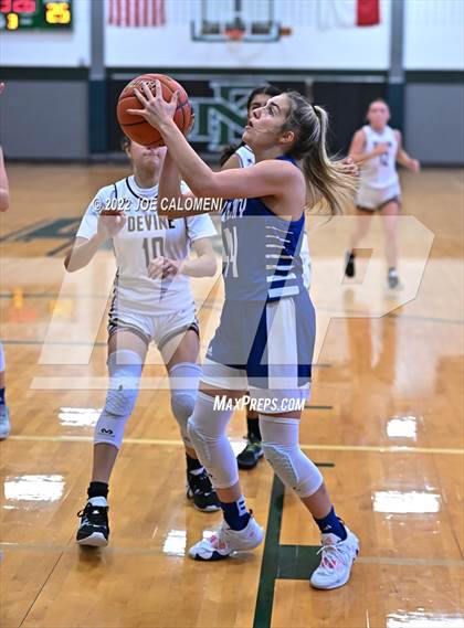 Thumbnail 3 in Devine vs Falls City (Marion Basketball Tournament) photogallery.