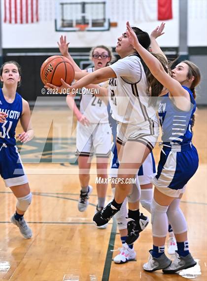 Thumbnail 1 in Devine vs Falls City (Marion Basketball Tournament) photogallery.