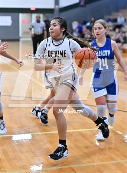 Thumbnail 2 in Devine vs Falls City (Marion Basketball Tournament) photogallery.