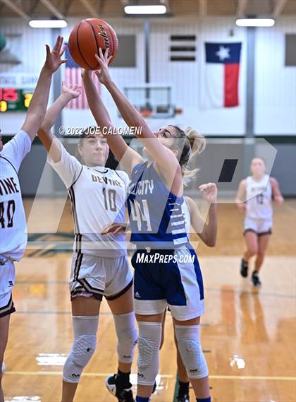 Thumbnail 1 in Devine vs Falls City (Marion Basketball Tournament) photogallery.