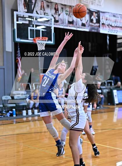 Thumbnail 2 in Devine vs Falls City (Marion Basketball Tournament) photogallery.