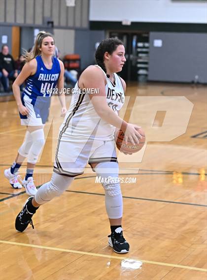 Thumbnail 2 in Devine vs Falls City (Marion Basketball Tournament) photogallery.