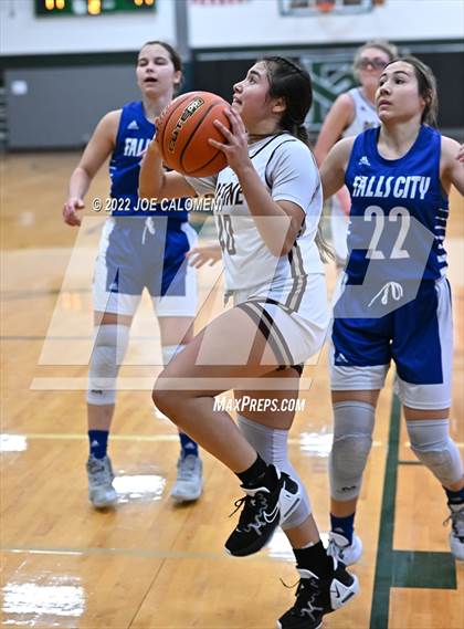 Thumbnail 2 in Devine vs Falls City (Marion Basketball Tournament) photogallery.