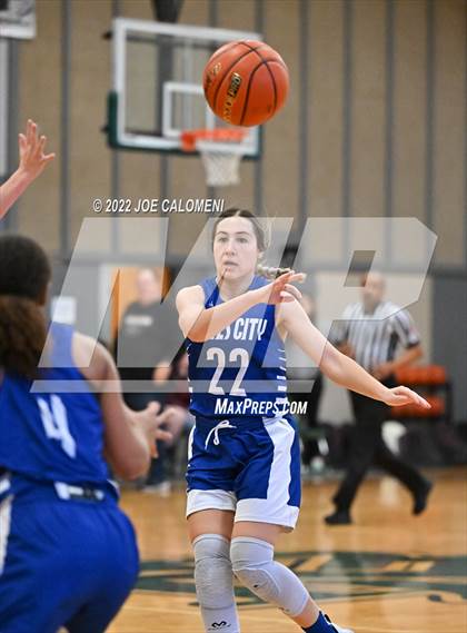 Thumbnail 1 in Devine vs Falls City (Marion Basketball Tournament) photogallery.
