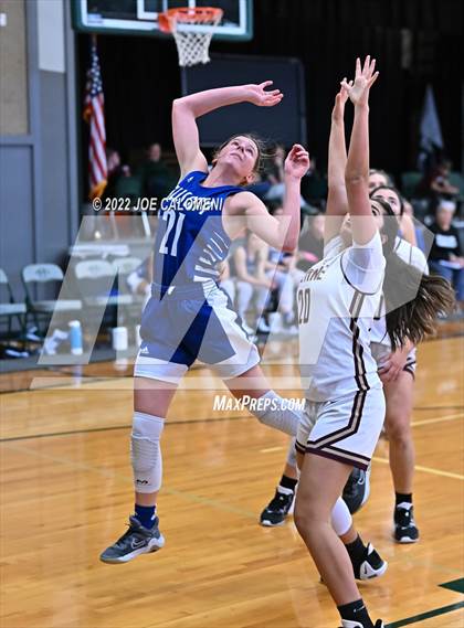 Thumbnail 2 in Devine vs Falls City (Marion Basketball Tournament) photogallery.