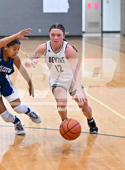 Thumbnail 1 in Devine vs Falls City (Marion Basketball Tournament) photogallery.