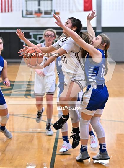 Thumbnail 3 in Devine vs Falls City (Marion Basketball Tournament) photogallery.