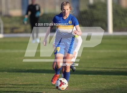 Thumbnail 2 in Lincoln vs. Atwater photogallery.