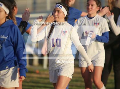 Thumbnail 2 in Lincoln vs. Atwater photogallery.