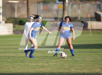 Thumbnail 2 in Lincoln vs. Atwater photogallery.