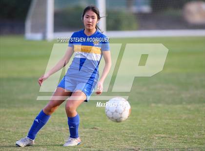 Thumbnail 3 in Lincoln vs. Atwater photogallery.