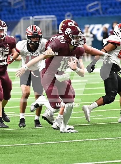 Thumbnail 3 in Dripping Springs vs Harlingen (UIL 6A Regional Quarterfinals) photogallery.