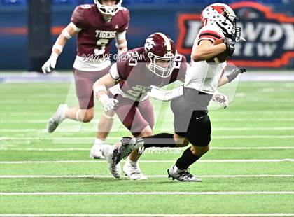 Thumbnail 3 in Dripping Springs vs Harlingen (UIL 6A Regional Quarterfinals) photogallery.