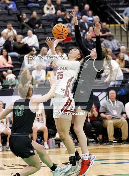 Thumbnail 2 in Green Canyon vs. Cedar (UHSAA 4A Quarterfinals) photogallery.