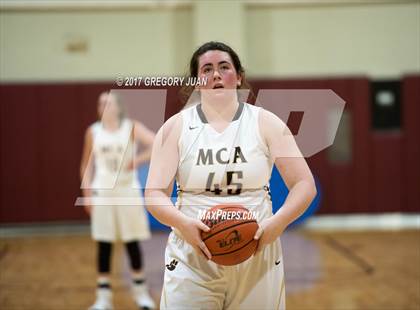 Thumbnail 2 in Archbishop Hannan vs. Mt. Carmel (All State Sugar Bowl Classic) photogallery.