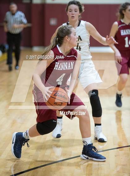 Thumbnail 3 in Archbishop Hannan vs. Mt. Carmel (All State Sugar Bowl Classic) photogallery.