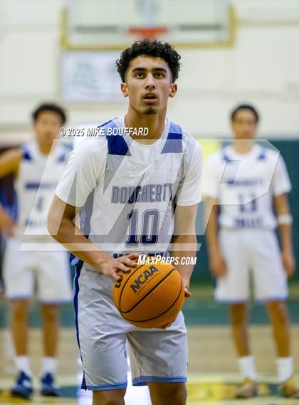 Thumbnail 3 in Dougherty Valley vs Oxnard (Santa Barbara Holiday Classic) photogallery.