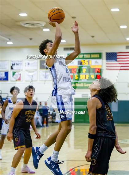 Thumbnail 2 in Dougherty Valley vs Oxnard (Santa Barbara Holiday Classic) photogallery.