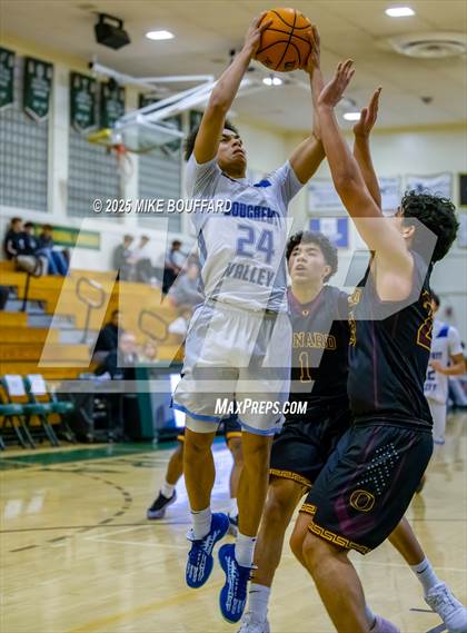 Thumbnail 3 in Dougherty Valley vs Oxnard (Santa Barbara Holiday Classic) photogallery.